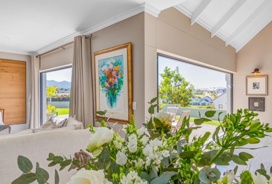 5 Bedroom Property for Sale in Kingswood Golf Estate Western Cape